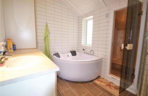 Argab House | Holiday Home Hvide Sande With A Fireplace 3