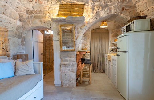Ceglie Messapica House | Holiday Home 'Il Trullo Di Mariangela' with Private Garden, Wi-Fi and Air Conditioning
