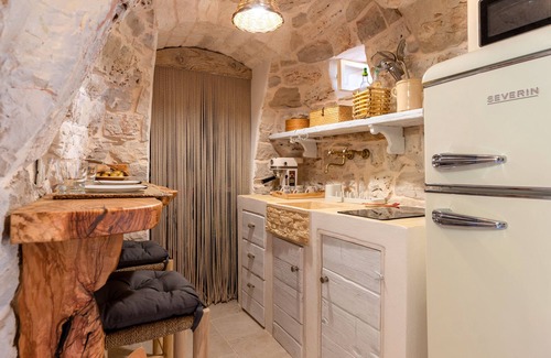 Ceglie Messapica House | Holiday Home 'Il Trullo Di Mariangela' with Private Garden, Wi-Fi and Air Conditioning