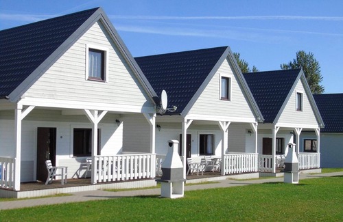 Sianozety House | Holiday Home in Ustronie Morskie near Beach