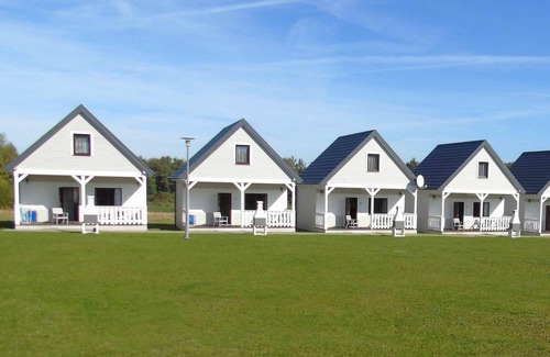 Sianozety House | Holiday Home in Ustronie Morskie near Beach