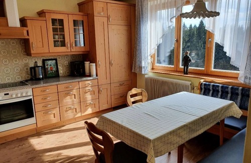 Altmelon House | Holiday Home in Altmelon near Weinsberg Forest