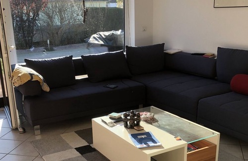 Wehrheim Apartment | Holiday home in an idyllic field edge location