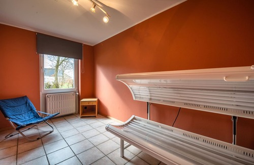 Ovifat House | Holiday Home in Ovifat with Sauna & Forest