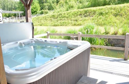 Gembes House | Holiday Home in Bièvre near Forest & Pond