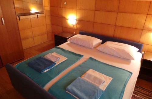Breze Apartment | Holiday home in Breze 15380