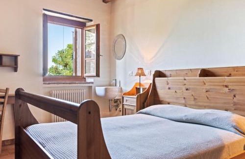 Ca' de' Grimaldi House | Holiday Home in Ca' De' Grimaldi with Garden