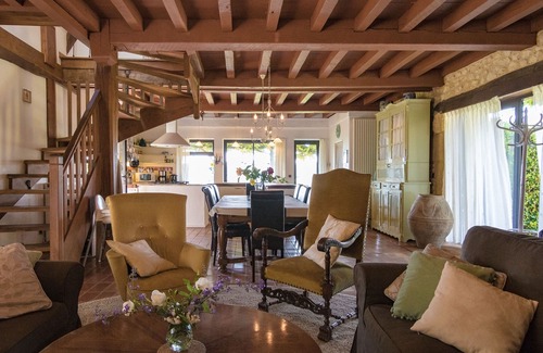 Thenon House | Holiday Home in Dordogne with Pool