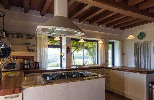 Thenon House | Holiday Home in Dordogne with Pool