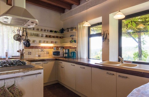Thenon House | Holiday Home in Dordogne with Pool