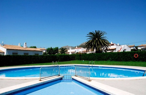 Torroella de Montgri House | Holiday Home in Estartit near Beach