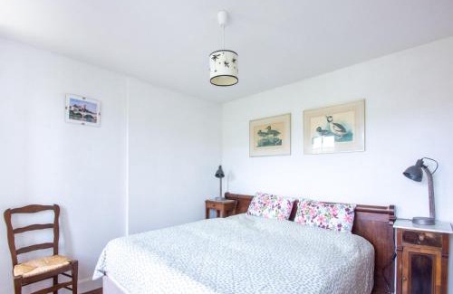 Herisson House | Holiday Home in Hérisson near Lake