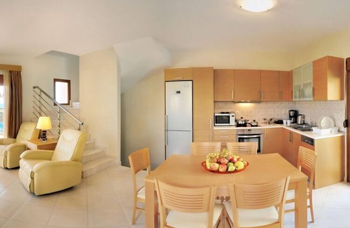 Kiotari House | Holiday home in Kiotari with a terrace or balcony