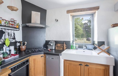 Mazeyrolles House | Holiday Home in Mazeyrolles with Garden