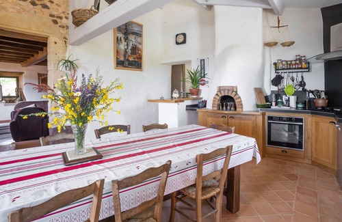Mazeyrolles House | Holiday Home in Mazeyrolles with Garden