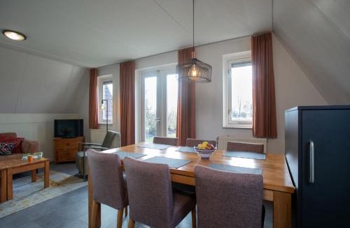 Plasmolen House | Holiday Home in Meeussen with Private Garden