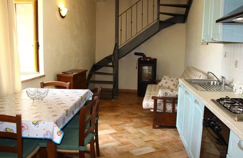 Mulazzo House | Holiday Home in Mulazzo with Natural Pond