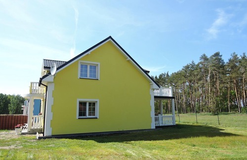 Miroszewo House | Holiday Home in Nowe Warpno by the Harbor