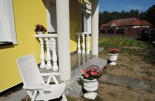 Miroszewo House | Holiday Home in Nowe Warpno by the Harbor