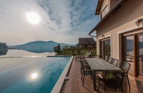 Ogulin House | Holiday Home in Ogulin with Terrace, Air condition, WIFI, Washing machine (4317-1)