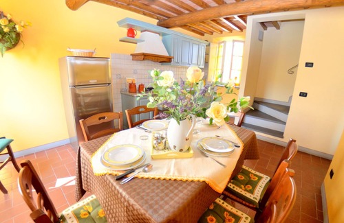 Colle di Compito House | Holiday Home in Pescaglia near Tuscan Vineyards