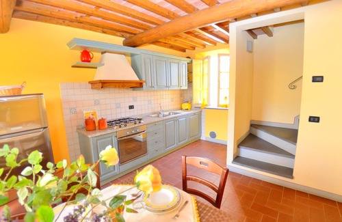 Colle di Compito House | Holiday Home in Pescaglia near Tuscan Vineyards