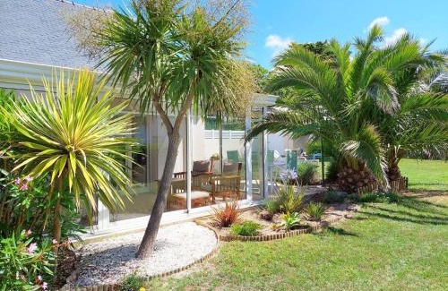 Poulgoazec House | Holiday Home in Plouhinec by Audierne Bay