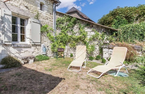 Sossais House | Holiday Home in Puygareau near Poitiers