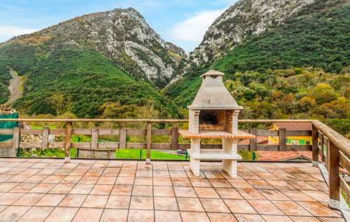 Trescares House | Holiday home in rural area with mountain view in Trescares