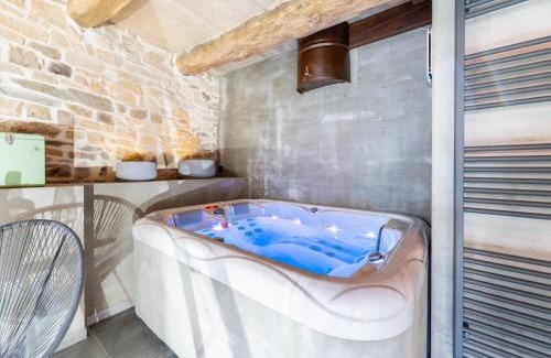 Sainte-Cecile House | Holiday Home in Sainte-Cécile with Sauna
