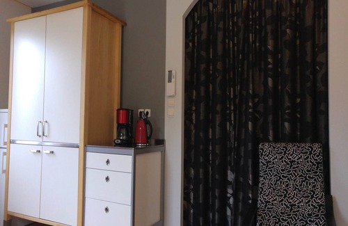 Segonzac House | Holiday Home in Segonzac with Pool