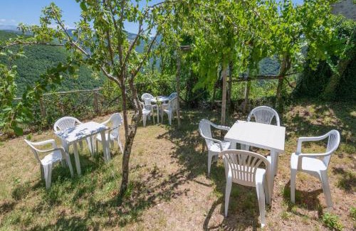Sellano House | Holiday Home in Sellano with Pool & Sun Terrace