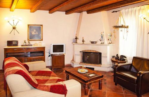 Archanes House | Holiday home in the Archanes with a garden