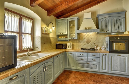 Valtura House | Holiday Home in Valtura near the Sea