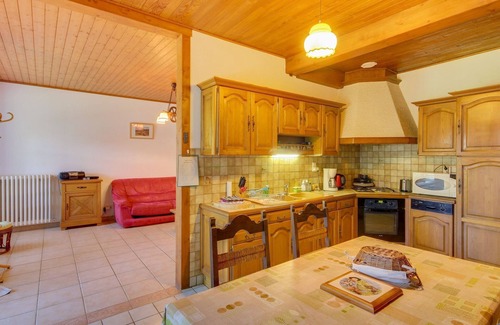 Vic-sur-Cere House | Holiday Home in Vic-sur-Cère with Balcony