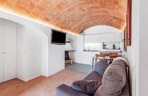 Vulpellac House | Holiday Home in Vulpellac near Forest