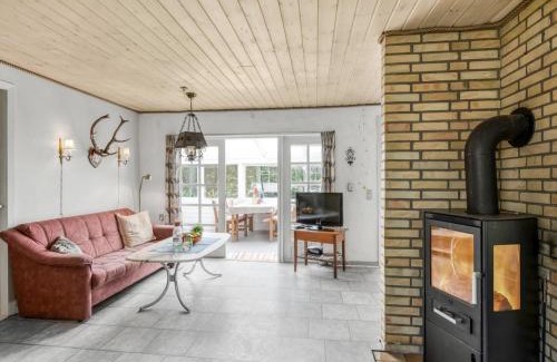 Grærup Strand House | Holiday Home Jonnhild - 700m from the sea by Interhome