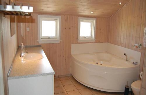 Skaven Strand House | Holiday Home Jordbærvej Tarm Vi
