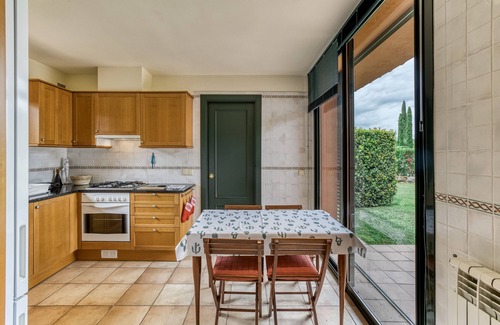 Navata House | Holiday Home 'Josi' with Shared Pool, Private Terrace and Wi-Fi