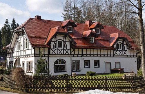 Manebach Apartment | Holiday home Kahl near centre