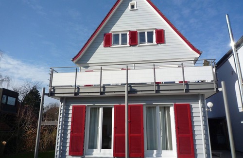 Bad Schachen House | Holiday Home 'Kunterbunt' with Private Terrace, Shared Garden and Wi-Fi