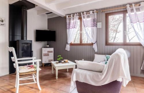 Loupiac House | Holiday Home L'Aubépine by Interhome