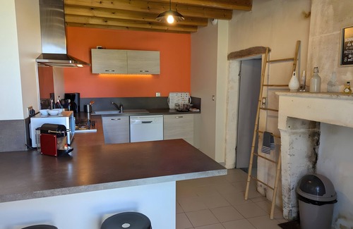 Verrieres House | Holiday Home 'La Bonne Chauffe - Serpentin' with Shared Pool, Private Terrace and Wi-Fi