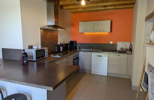 Verrieres House | Holiday Home 'La Bonne Chauffe - Serpentin' with Shared Pool, Private Terrace and Wi-Fi