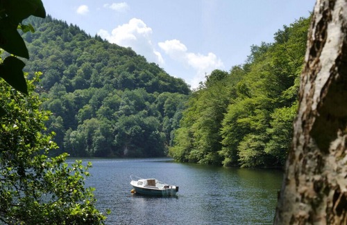 Gros-Chastang House | Holiday Home 'La Chataîgneraie' with Private Garden
