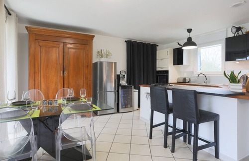 Langoat House | Holiday Home 'La Dolce Vita' with Private Terrace, Private Garden and Wi-Fi