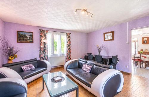 Mesnieres-en-Bray House | Holiday Home La Mesnièroise by Interhome