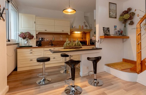 Viviers-du-Lac House | Holiday Home 'La' with Mountain View, Private Terrace and Wi-Fi