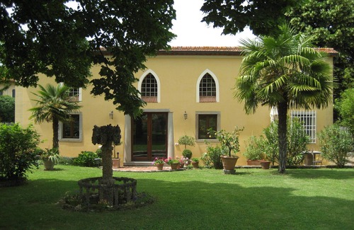 Le Piazze Villa | Holiday Home La Limonaia - Lovely restored baronial guesthouse