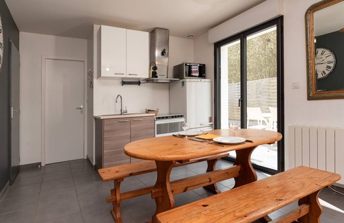Brech House | Holiday Home 'La Maison De Toulbadeu' with Private Terrace and Private Garden